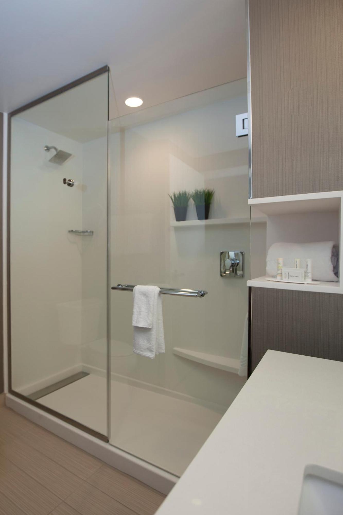Courtyard By Marriott Houston City Place Spring Buitenkant foto