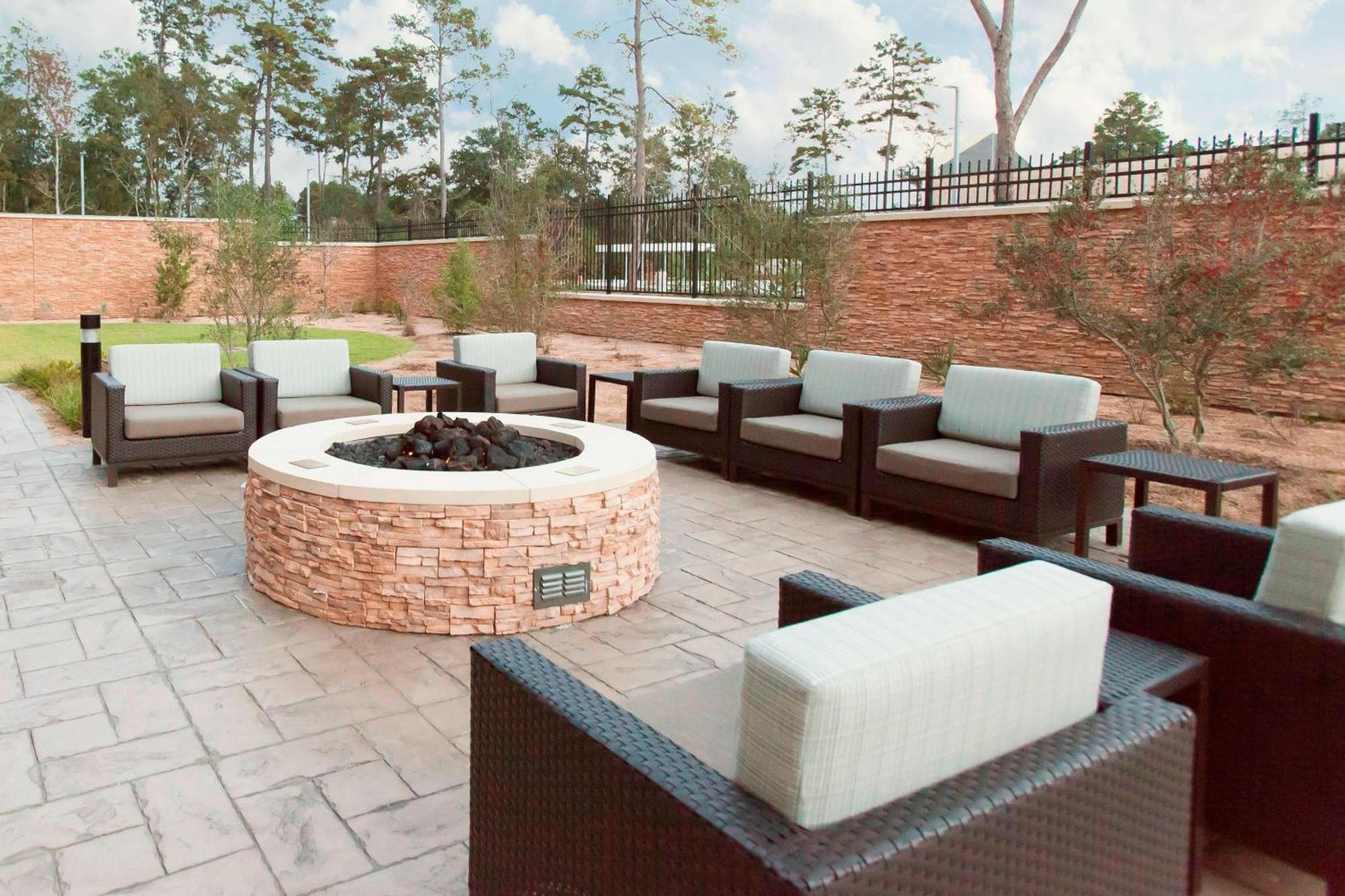 Courtyard By Marriott Houston City Place Spring Buitenkant foto