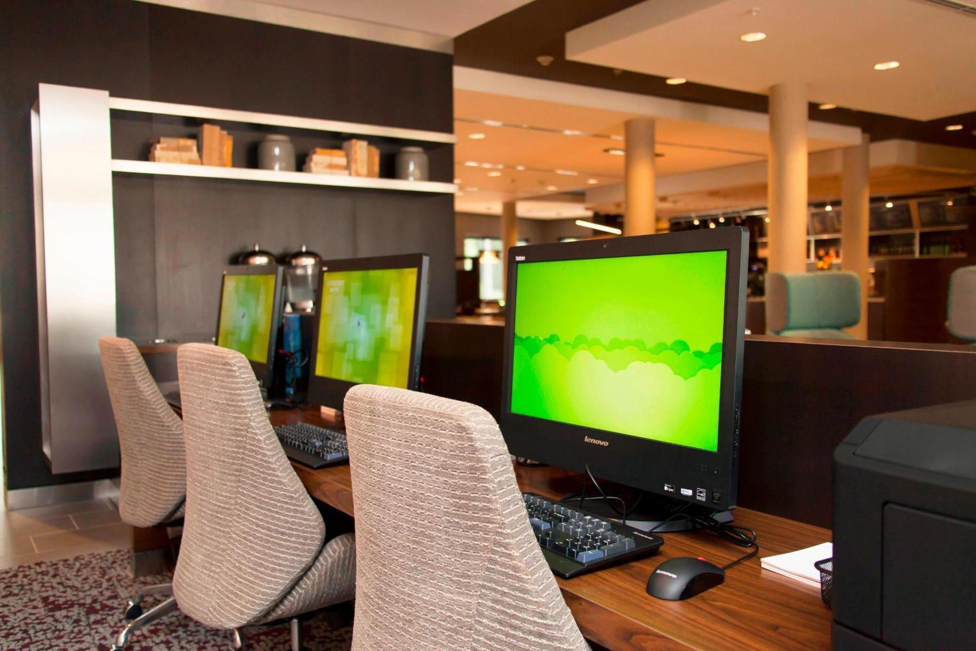 Courtyard By Marriott Houston City Place Spring Buitenkant foto