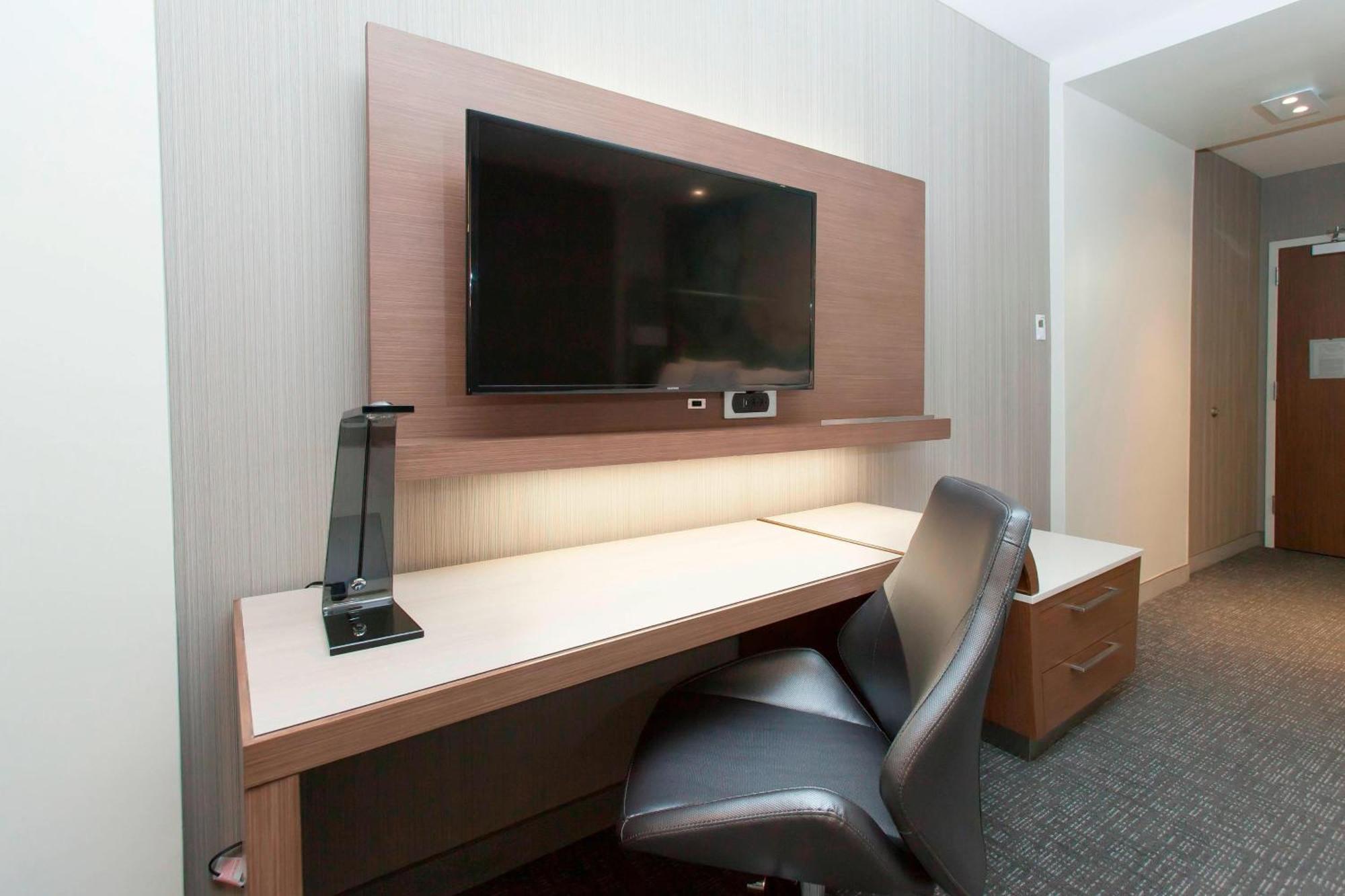 Courtyard By Marriott Houston City Place Spring Buitenkant foto